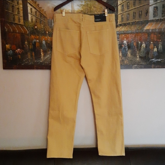 Club Monaco The Relaxed Slim High Waist Jeans in Light Yellow - Picture 6 of 10